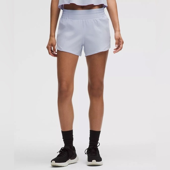 Lululemon
TRENDING
Hotty Hot High-Rise Lined Short 4" - Picture 2 of 5